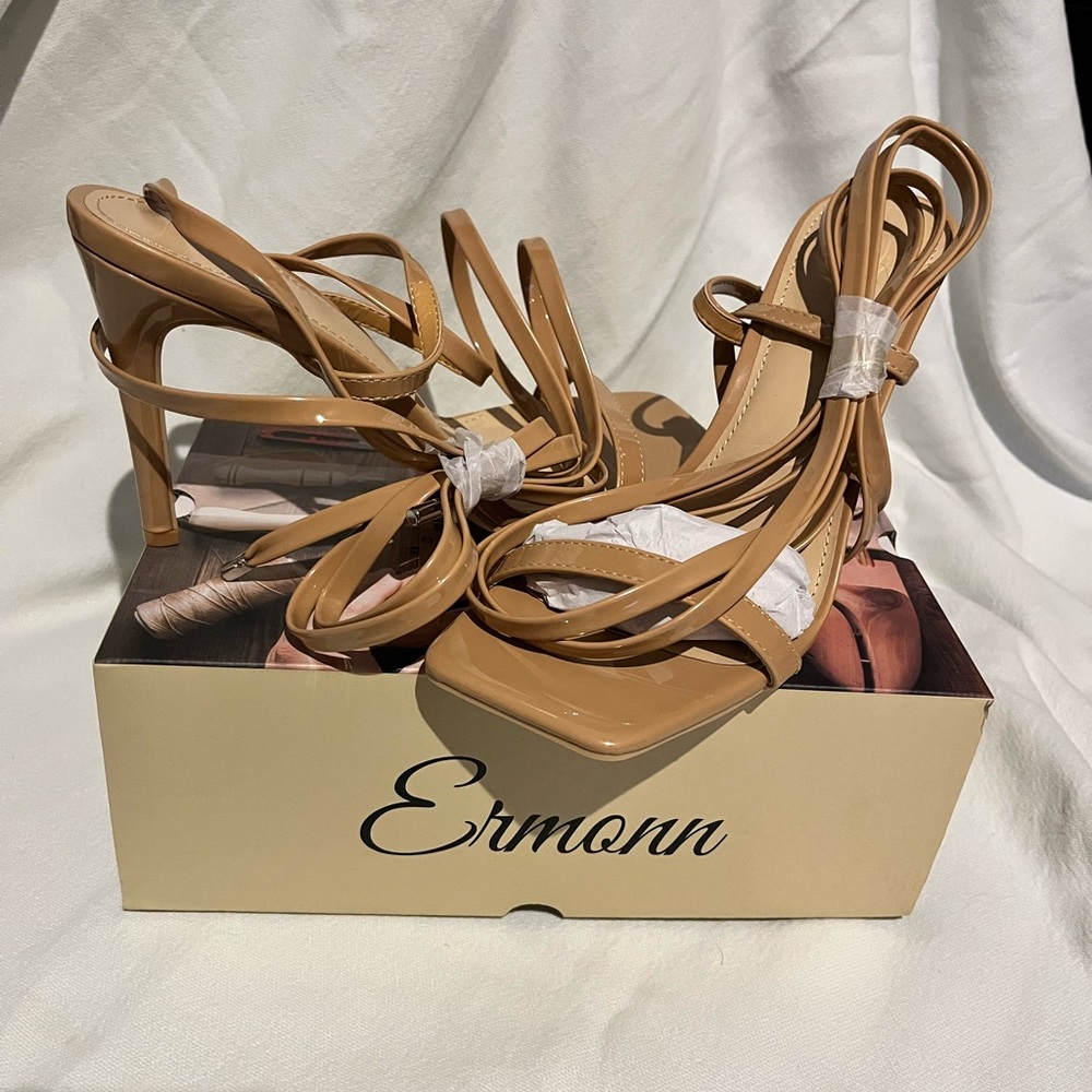 Women’s lace up heel